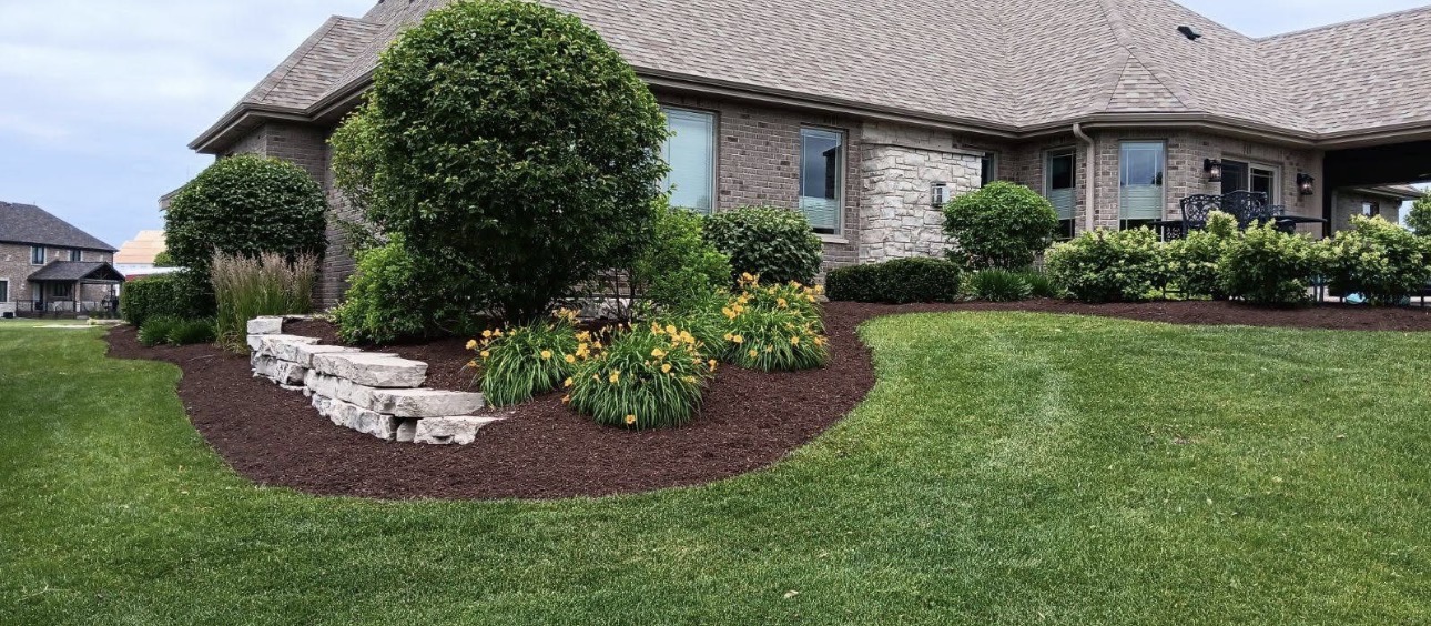 Beautifully landscaped residential home in Chicagoland by Nick's Lawncare